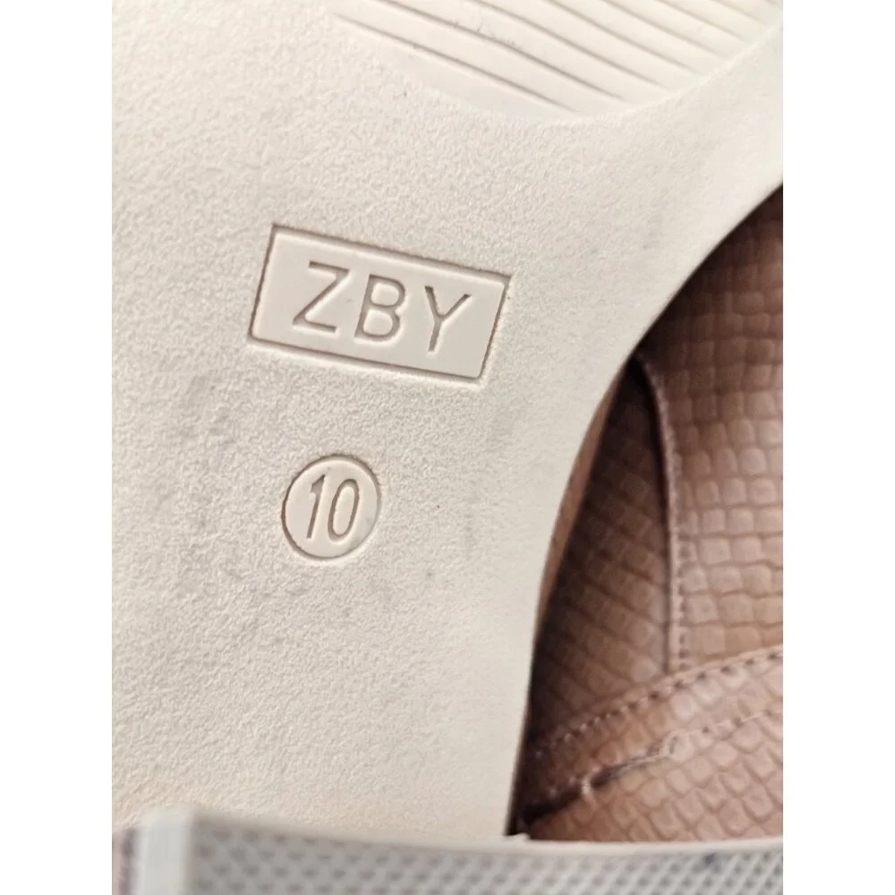 ZBY Pointed Toe Front V Chunky Heel Boots Women's Size 10 Boho Cowgirl Country